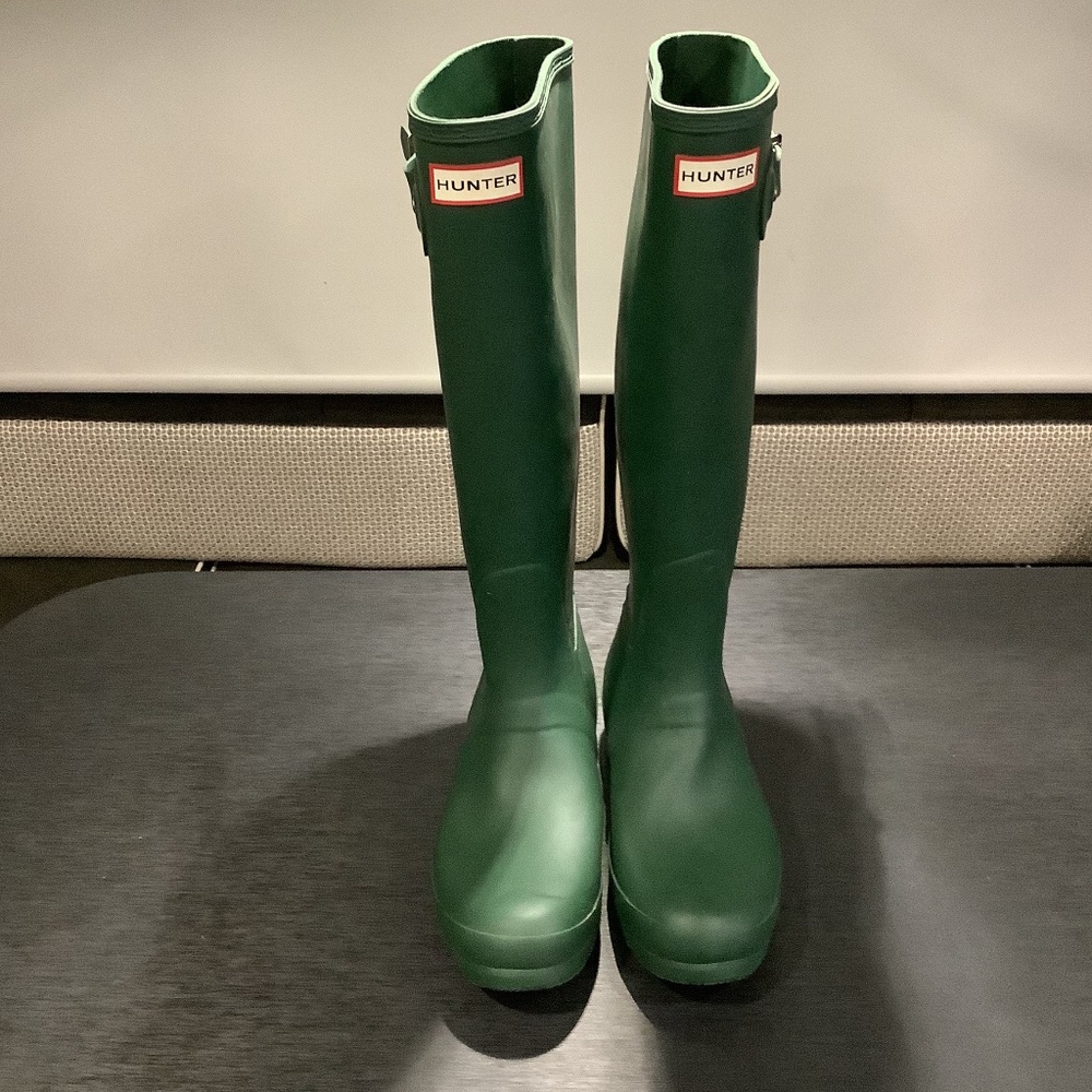 Hunter woman green boots size 9
